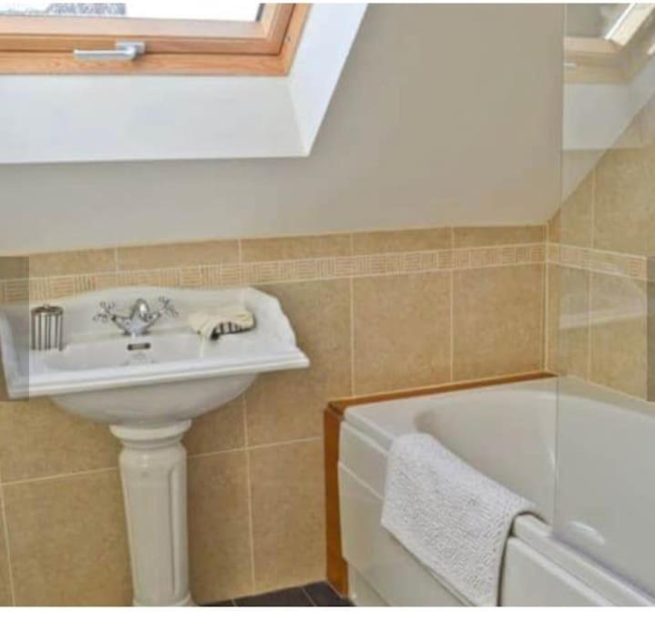 Surrounded By Fields Just 3 Miles From Stratford - Upon Avon - Alveston Pastures Cottage Stratford-upon-Avon Exterior foto